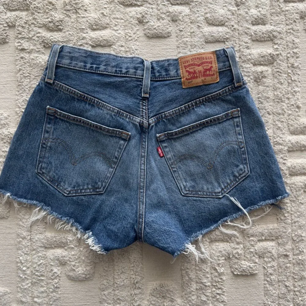 Levi's 501 Original High Rise Shorts - Picture 3 of 3